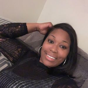 Meet your Posher, Yanisha